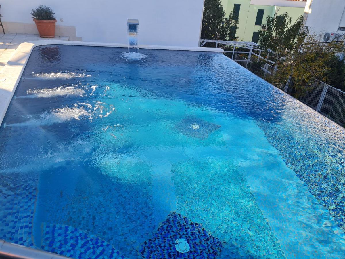 Apartment Levarda With Private Hydromassage Pool โอครูกกอร์นญี ภายนอก รูปภาพ